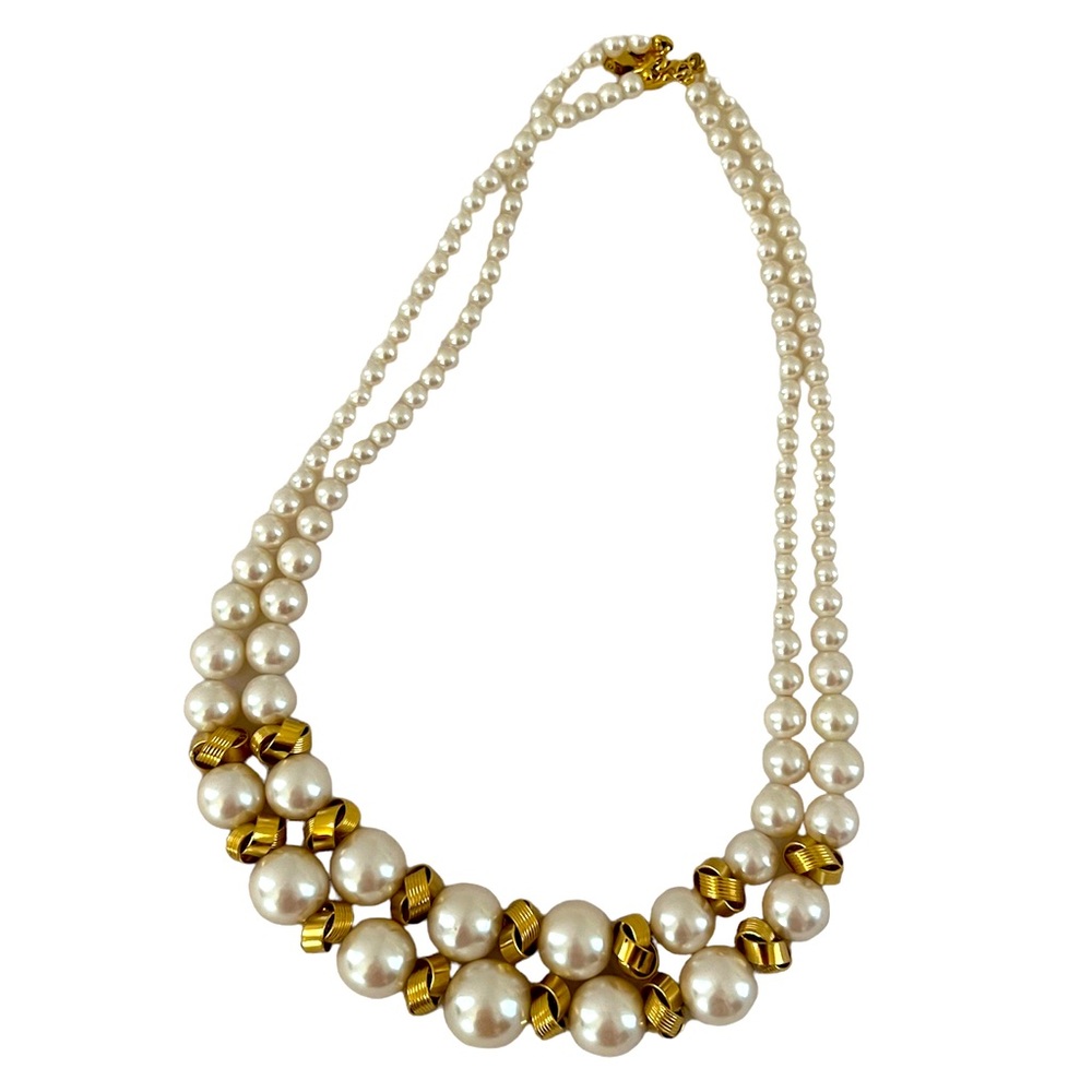 FAUX PEARL AND GOLD NECKLACE EUC